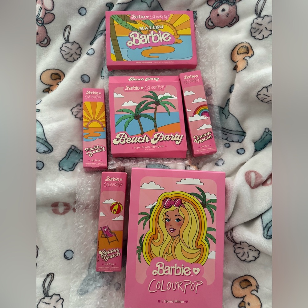 ❤️Limited edition Colour pop Barbie beach party kit❤️
